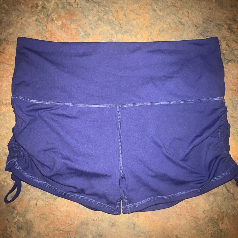 DSG Women Ultra High-Rise Momentum Shorts, 2XL Blue
